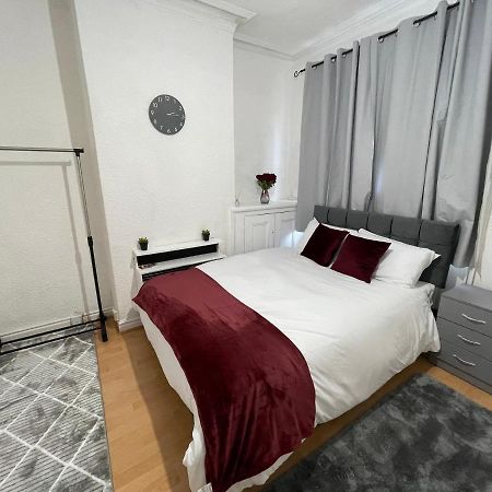3 Bedrooms Comfortable Home With Jacuzzi Hot Tub Sleeps 10 لايستر المظهر الخارجي الصورة