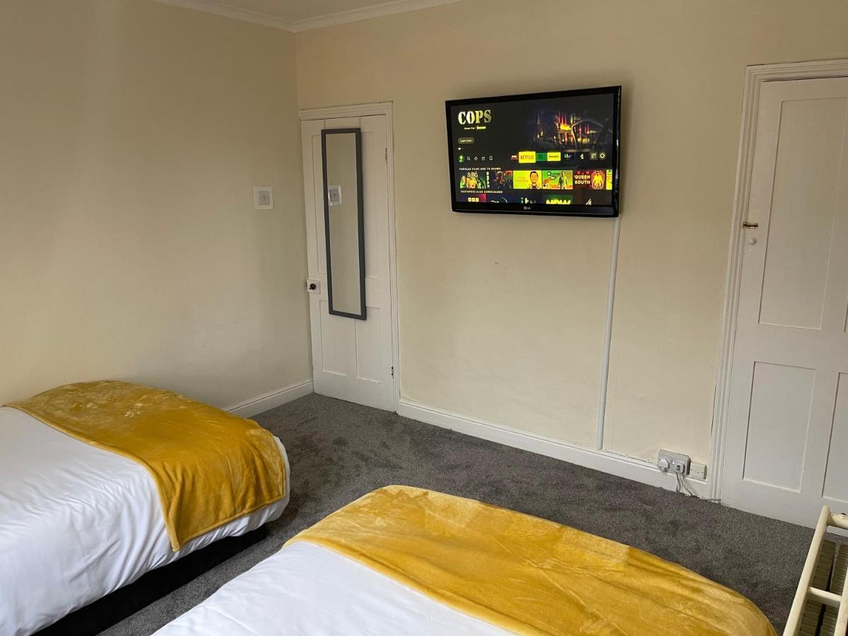 3 Bedrooms Comfortable Home With Jacuzzi Hot Tub Sleeps 10 لايستر المظهر الخارجي الصورة
