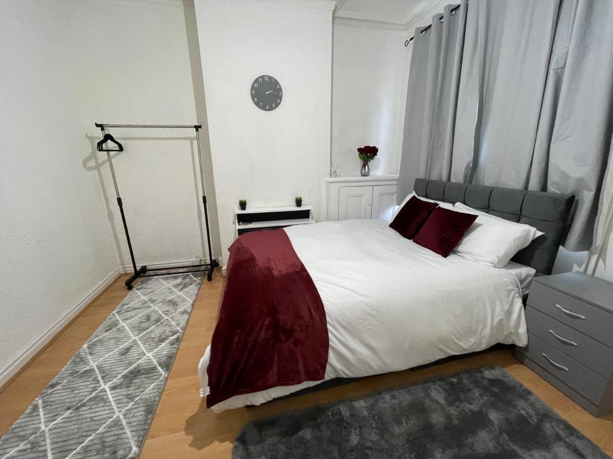 3 Bedrooms Comfortable Home With Jacuzzi Hot Tub Sleeps 10 لايستر المظهر الخارجي الصورة